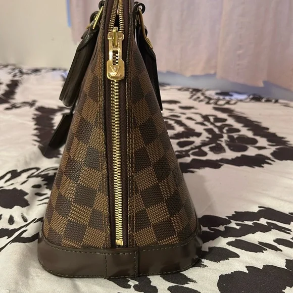 Louis Vuitton Alma PM Damier Ebene! ♥️ - Picture 11 of 15